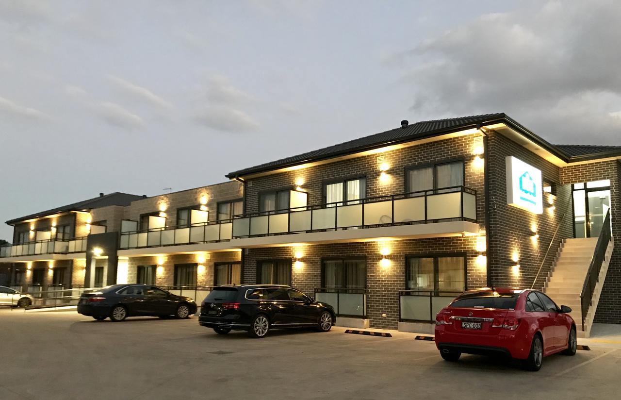 Value Suites Penrith Exterior photo